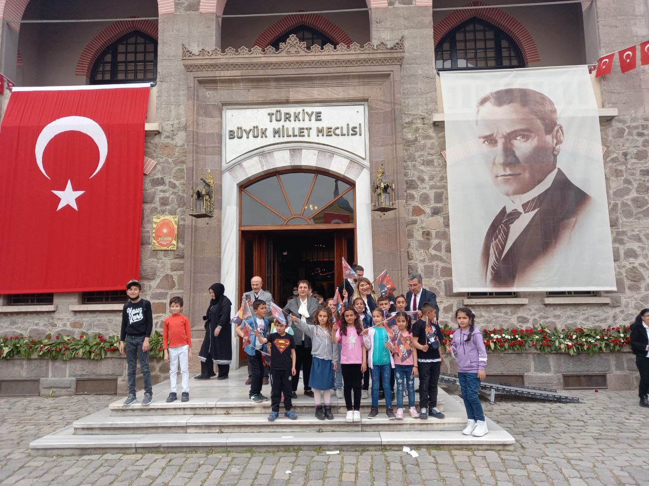 Kimsesiz çocuklarla 23 Nisan kutlaması projesi